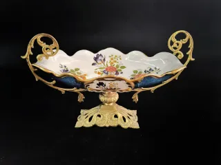 Precioso centro de mesa de porcelana y bronce