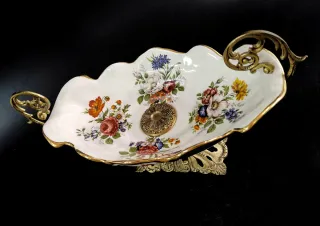 Precioso centro de mesa de porcelana y bronce