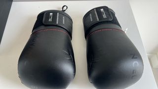 Guantoni Boxe OUTSHOCK ERGO 12oz Neri