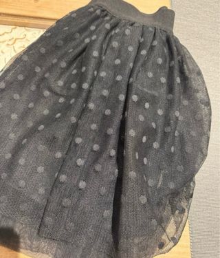 Falda tul negra con lunares