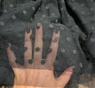 Falda tul negra con lunares