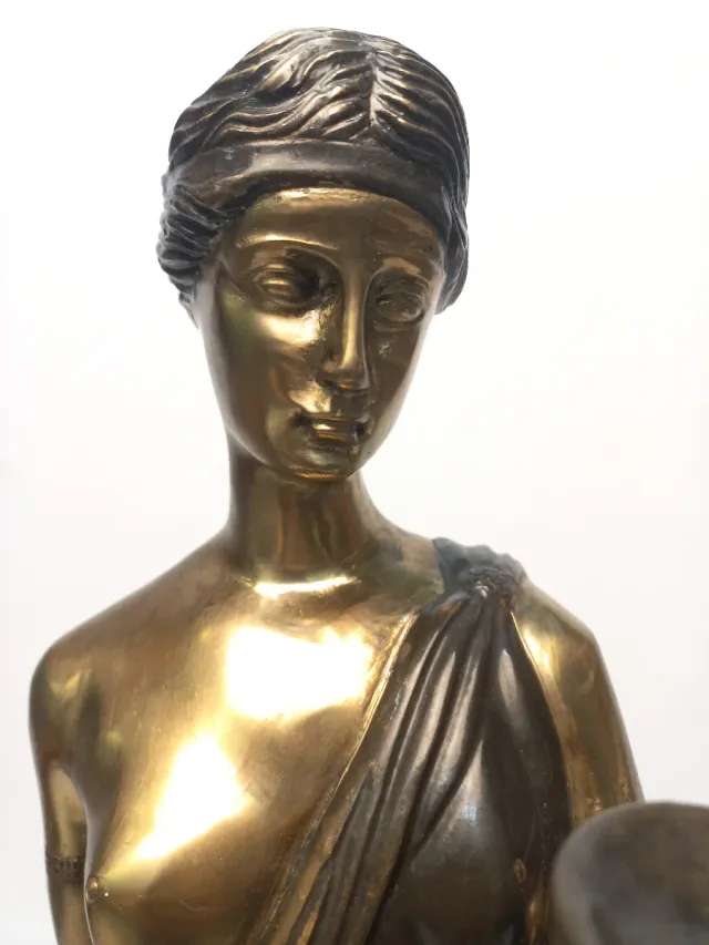 Escultura Diosa Hebe Bronce Policromado
