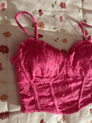 Top rosa encaje talla S Stradivarius casi nuevo