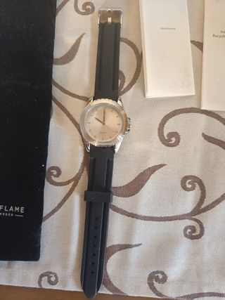 Reloj  chico Oriflame Negro y Plateado