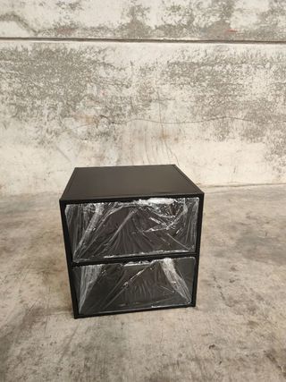 Mesita de noche Shantay acero con acabado negro