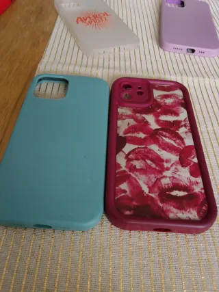 6 Cover iPhone 12 + 1 Rossa