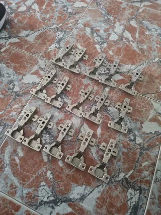 Bisagras de cazoleta para mueble (15 unidades)