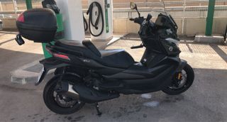 Moto Vogue SR 4 Max.