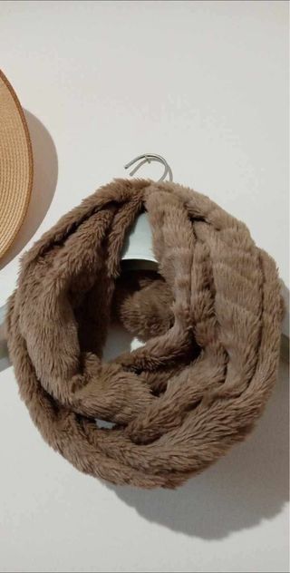 Sciarpa in pelliccia sintetica marrone