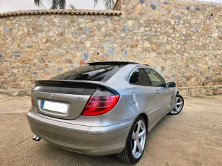 Mercedes-Benz c220 coupe