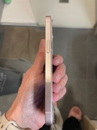 IPhone 13, 12 GB, cristal trasero roto