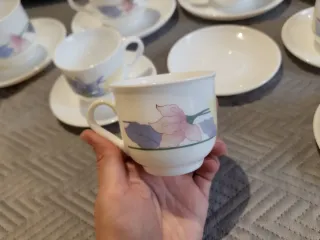 Juego de tazas de porcelana multicolor