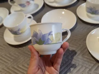 Juego de tazas de porcelana multicolor
