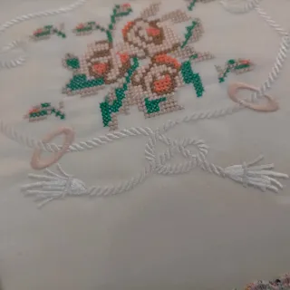 Juego de cama matrimonio bordado. Cama de 135 cm