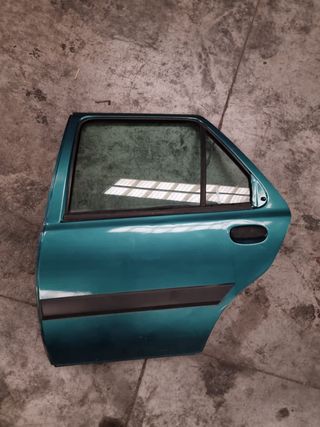 Puerta Trasera Izquierda Ford Fiesta IV