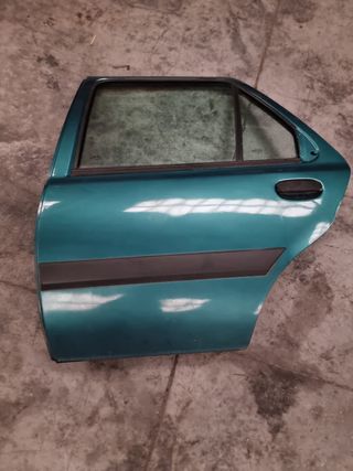 Puerta Trasera Izquierda Ford Fiesta IV