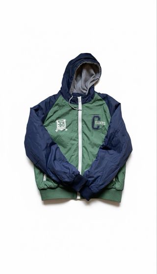 Chaqueta bomber azul y verde con capucha