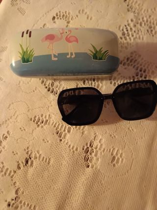 Gafas de sol negras sin estrenar