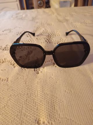 Gafas de sol negras sin estrenar