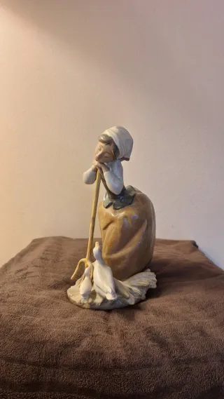 Figura Lladró Niña con Gansas