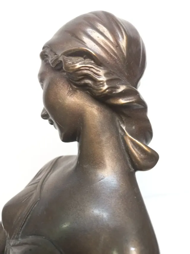 Escultura Delamain Campesina 60cm