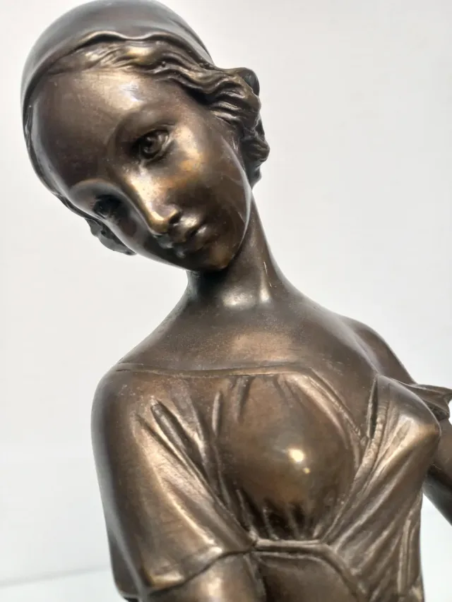 Escultura Delamain Campesina 60cm