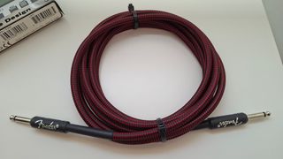 Cable Fender y Afinador Seiko SAT800 Cromático