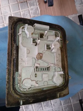 Piloto trasero izquierdo Peugeot 205