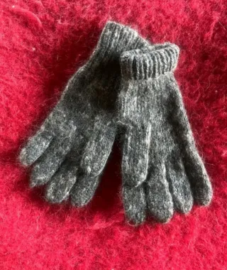 Guantes de lana grises
