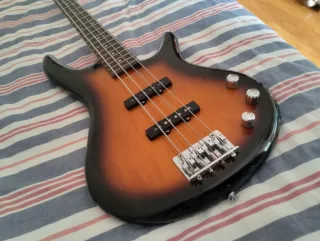 Bajo Ibanez SoundGear