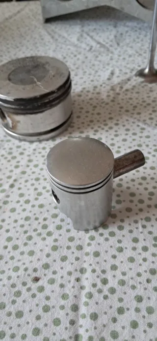 Colección de pistones de motor