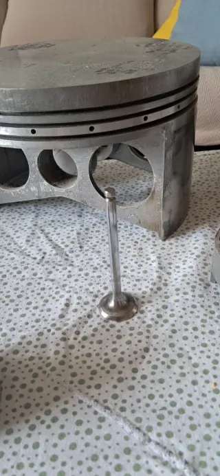 Colección de pistones de motor