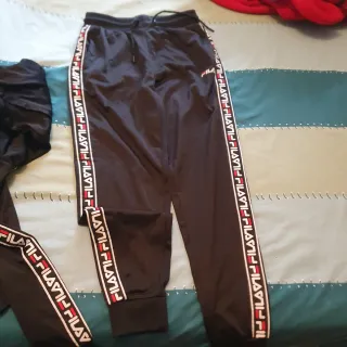 Chándal Fila Negro con Rayas Rojas