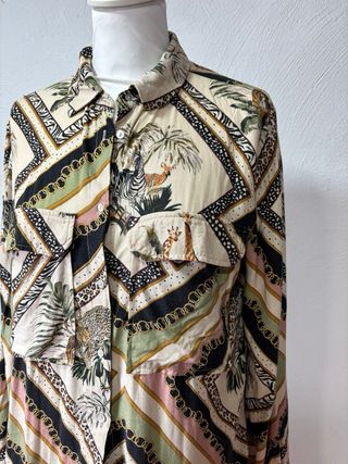 Blusa stradivarius talla L