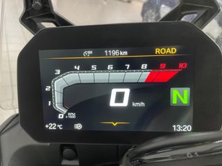 BMW F 900 GS Amarilla