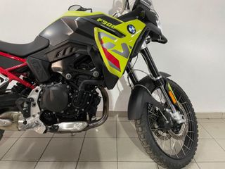 BMW F 900 GS Amarilla