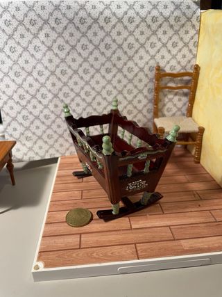 Culla decorata per dollshouse