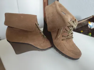 Botines Beige con Cordones