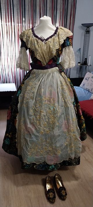 Traje de Fallera