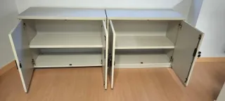 Mobiliario de oficina-mesas, cajoneras, armarios