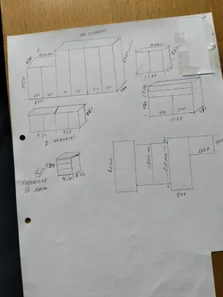 Mobiliario de oficina-mesas, cajoneras, armarios