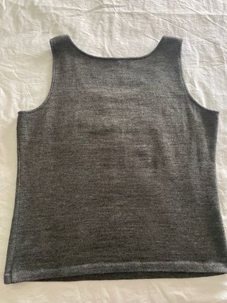 suéter sin mangas