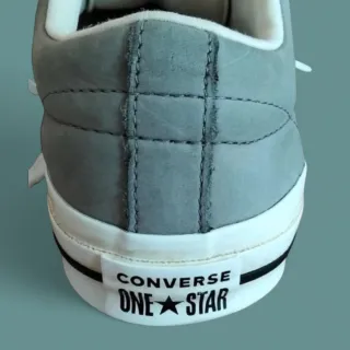 Converse All Star grises con estrella