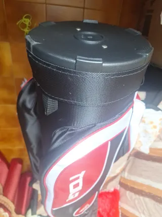 Bolsa para palos de golf.