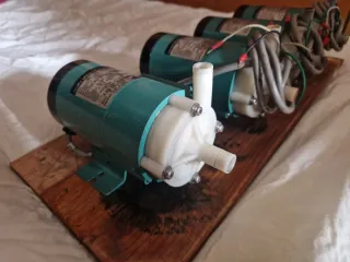 4 Bombas de Agua Iwaki Magnet Pump