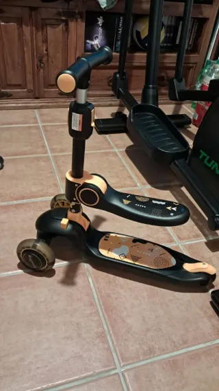 Patinete infantil 3 ruedas negro y naranja
