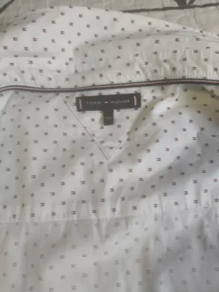 Camisa Tommy Hilfiger blanca estampada