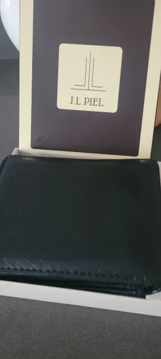 Cartera caballero . PIEL negra