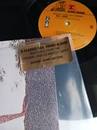 Vinilo Neil Young Everybody Knows This Is Nowhere