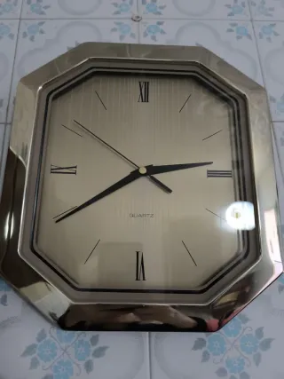 Reloj de pared octogonal alto 29 ancho 26